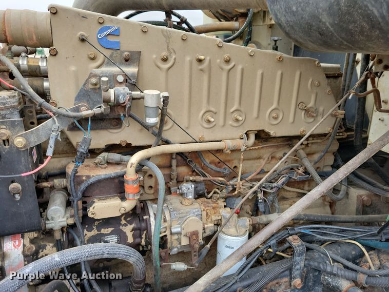 image for item OH9322 1991 International  9400 truck cab and chassis