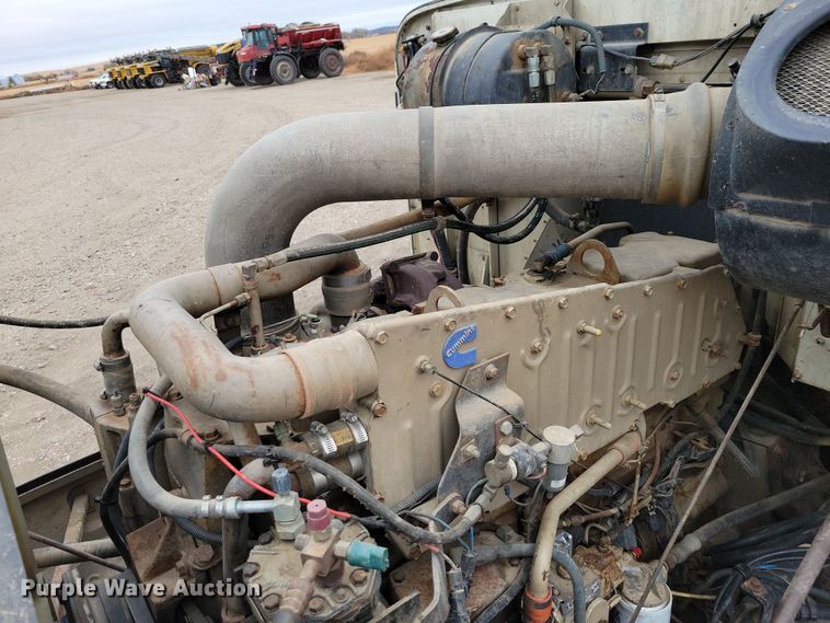 image for item OH9322 1991 International  9400 truck cab and chassis