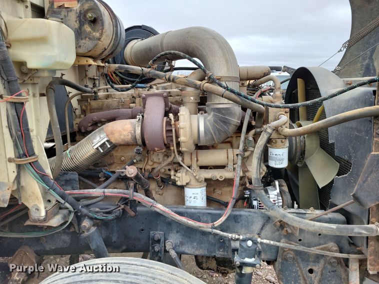 image for item OH9322 1991 International  9400 truck cab and chassis