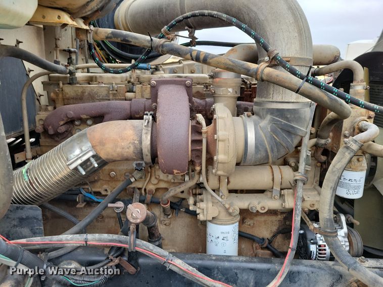 image for item OH9322 1991 International  9400 truck cab and chassis