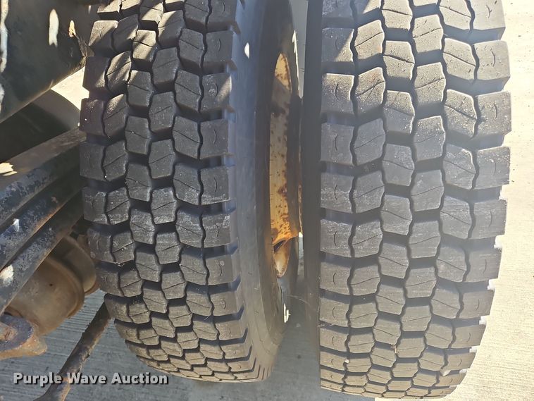 image for item OJ9879 2007 Sterling  flatbed truck