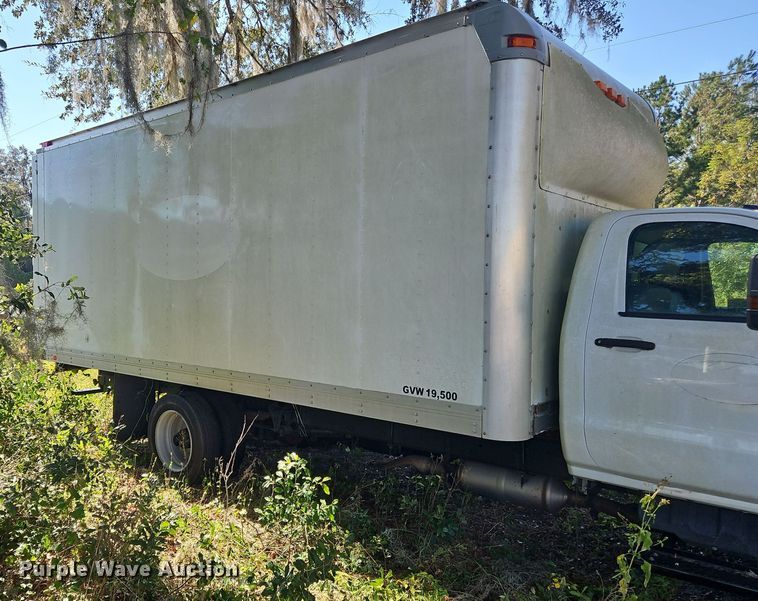 image for item OJ9895 2019 Chevrolet  Silverado 5500 box truck