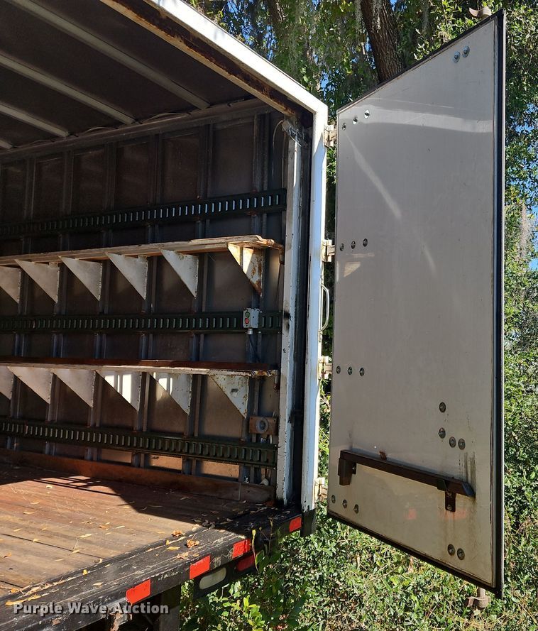 image for item OJ9895 2019 Chevrolet  Silverado 5500 box truck