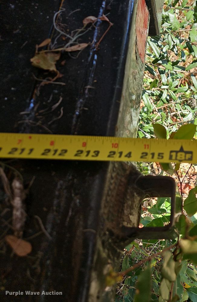 image for item OJ9895 2019 Chevrolet  Silverado 5500 box truck