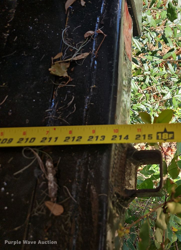 image for item OJ9895 2019 Chevrolet  Silverado 5500 box truck