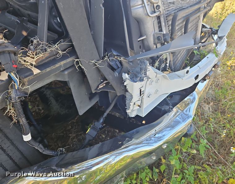 image for item OJ9895 2019 Chevrolet  Silverado 5500 box truck