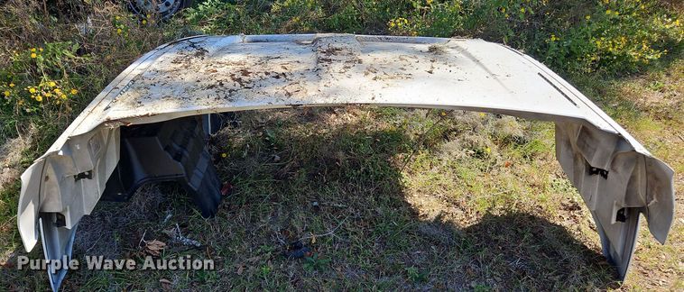 image for item OJ9895 2019 Chevrolet  Silverado 5500 box truck