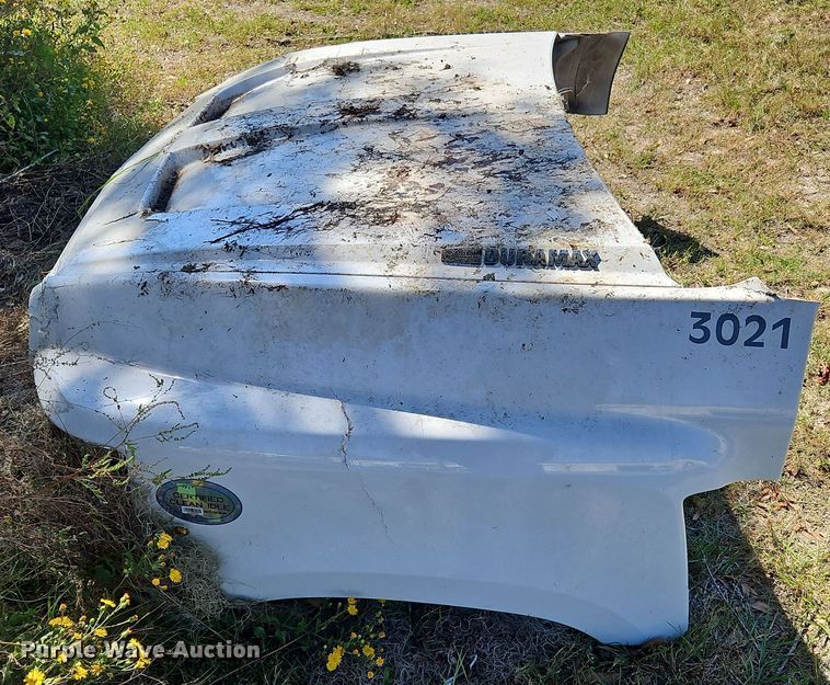 image for item OJ9895 2019 Chevrolet  Silverado 5500 box truck