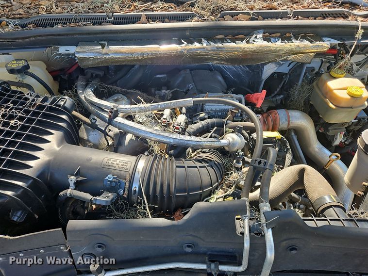 image for item OJ9895 2019 Chevrolet  Silverado 5500 box truck