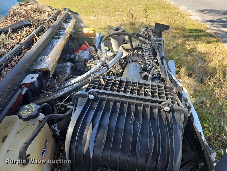 image for item OJ9895 2019 Chevrolet  Silverado 5500 box truck