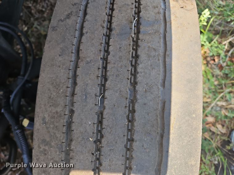 image for item OJ9895 2019 Chevrolet  Silverado 5500 box truck