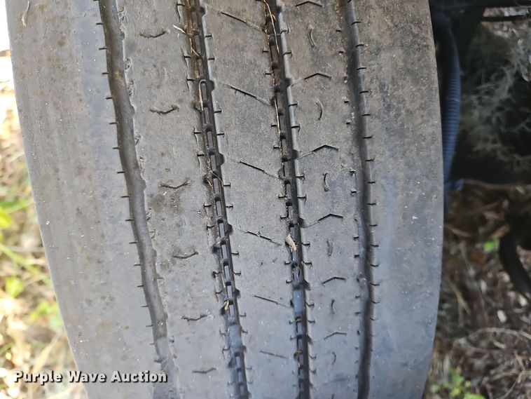 image for item OJ9895 2019 Chevrolet  Silverado 5500 box truck