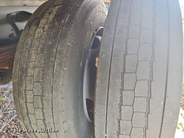 image for item OJ9895 2019 Chevrolet  Silverado 5500 box truck