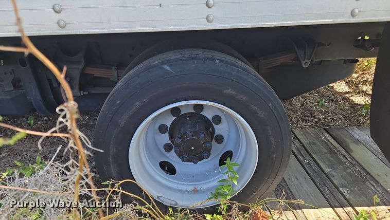 image for item OJ9895 2019 Chevrolet  Silverado 5500 box truck