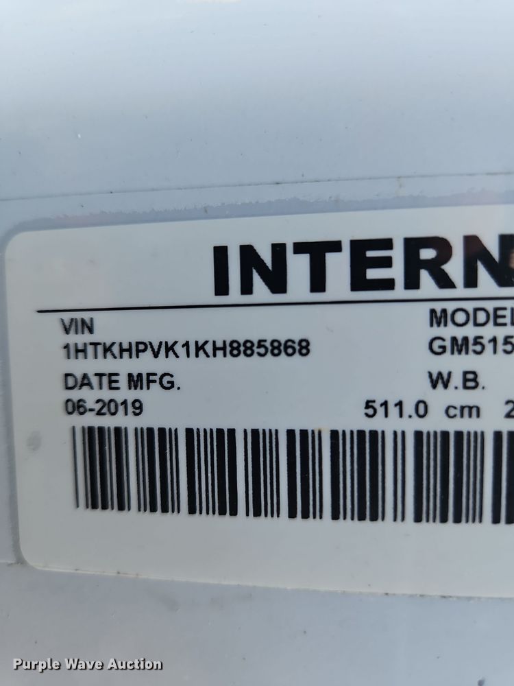 image for item OJ9895 2019 Chevrolet  Silverado 5500 box truck