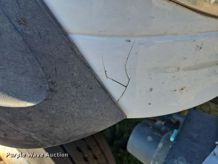 image for item OJ9896 2012 International  7500 bucket truck