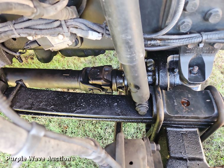 image for item OJ9896 2012 International  7500 bucket truck