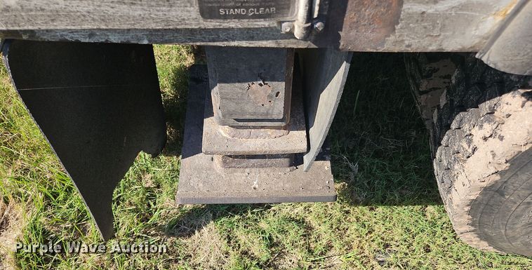 image for item OJ9896 2012 International  7500 bucket truck