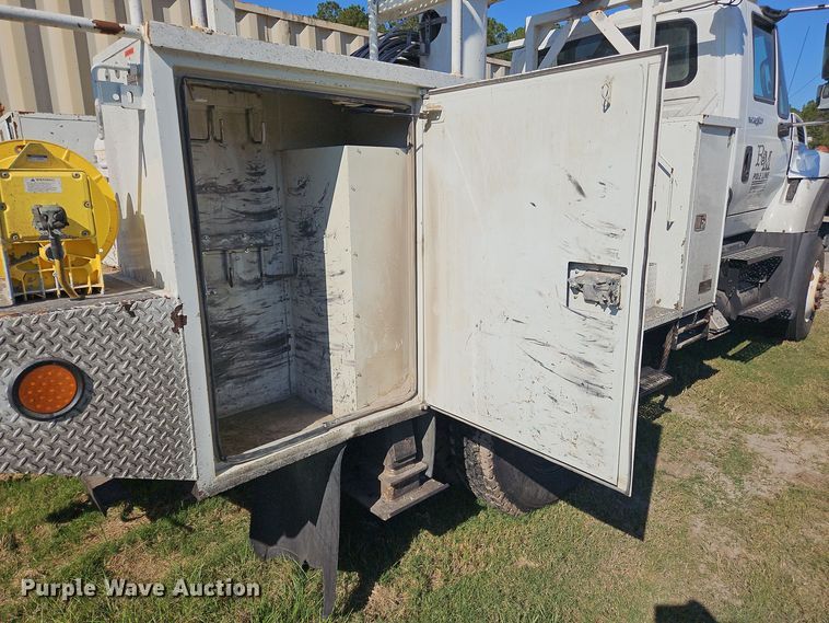 image for item OJ9896 2012 International  7500 bucket truck