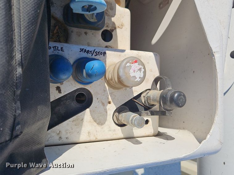 image for item OJ9896 2012 International  7500 bucket truck