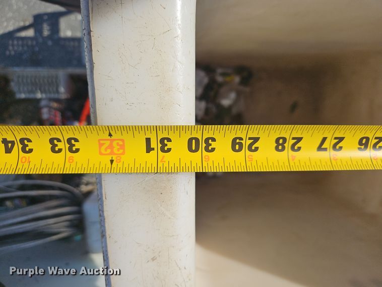 image for item OJ9896 2012 International  7500 bucket truck