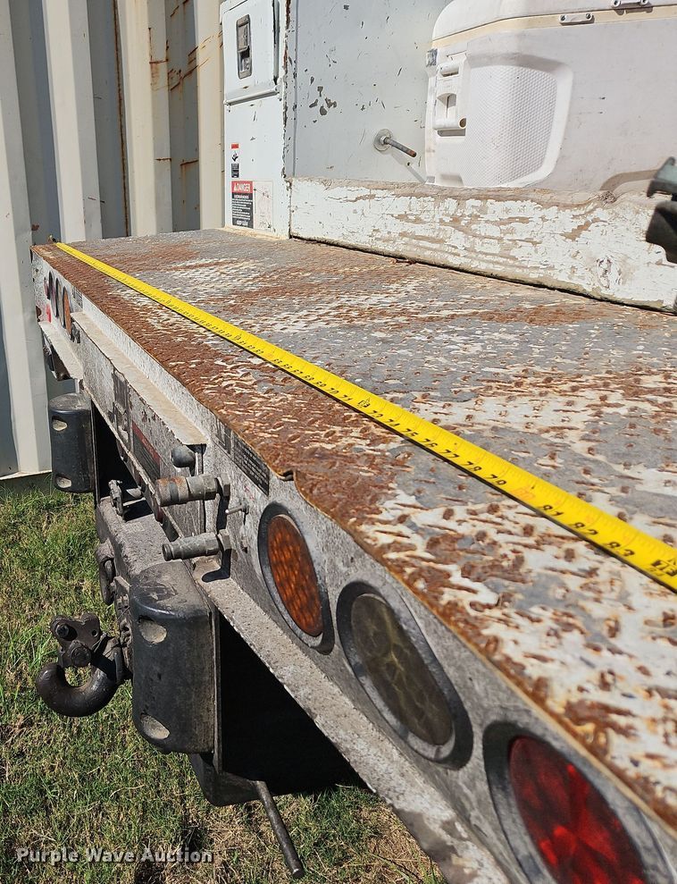 image for item OJ9896 2012 International  7500 bucket truck