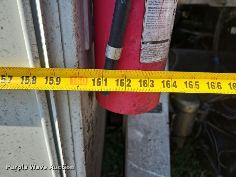 image for item OJ9896 2012 International  7500 bucket truck