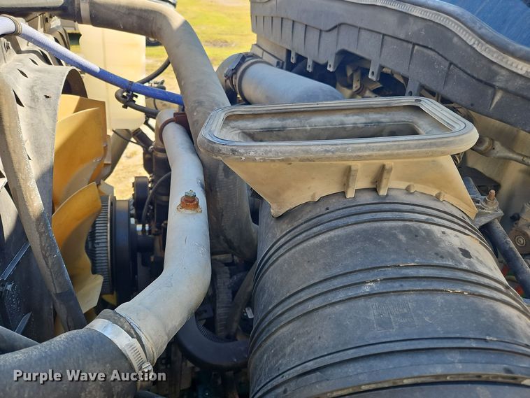 image for item OJ9896 2012 International  7500 bucket truck