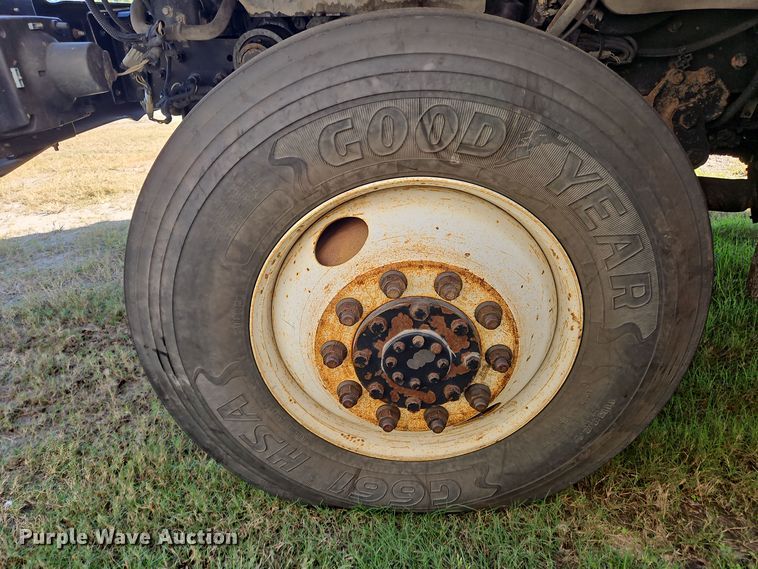 image for item OJ9896 2012 International  7500 bucket truck