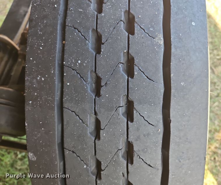 image for item OJ9896 2012 International  7500 bucket truck