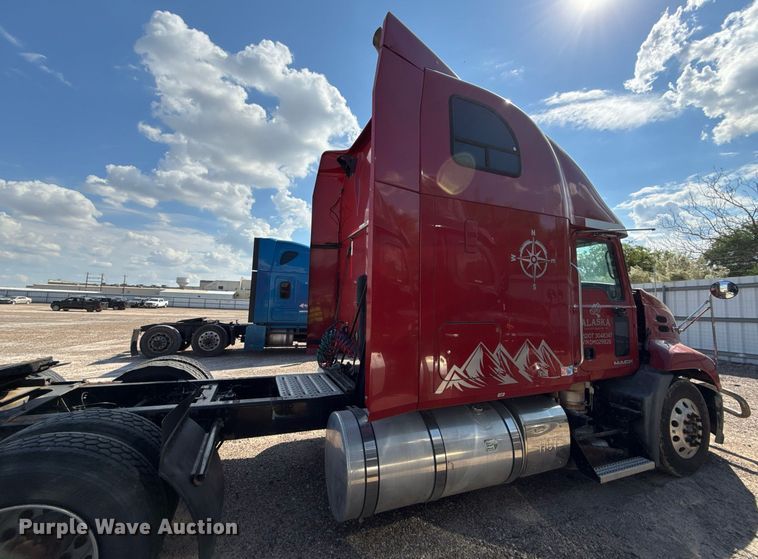 image for item YA0009 2013 Mack CXU613 semi truck