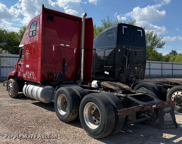 image for item YA0009 2013 Mack CXU613 semi truck