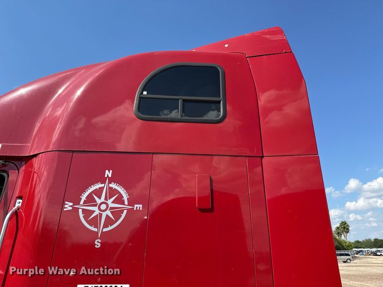 image for item YA0009 2013 Mack CXU613 semi truck