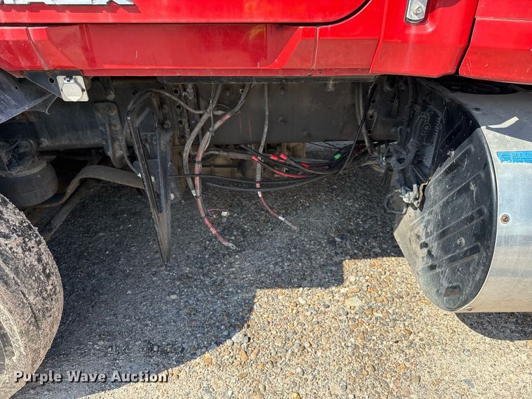 image for item YA0009 2013 Mack CXU613 semi truck