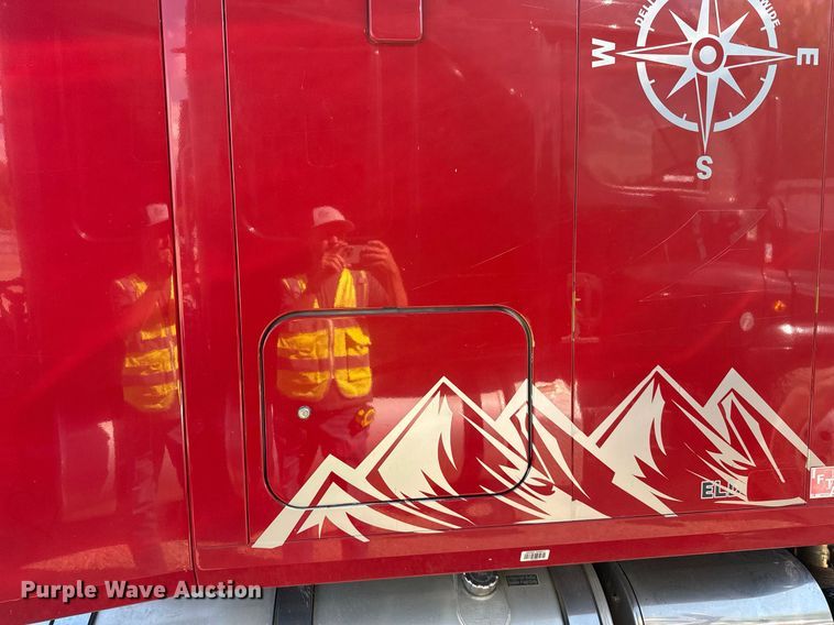 image for item YA0009 2013 Mack CXU613 semi truck