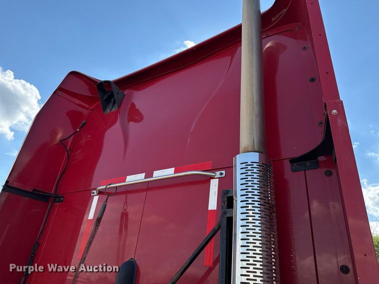 image for item YA0009 2013 Mack CXU613 semi truck