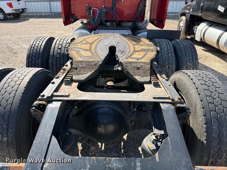 image for item YA0009 2013 Mack CXU613 semi truck