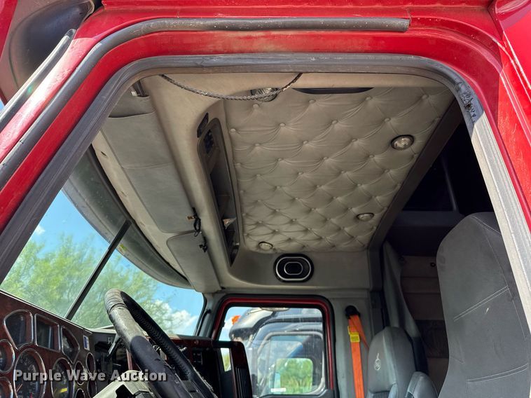 image for item YA0009 2013 Mack CXU613 semi truck