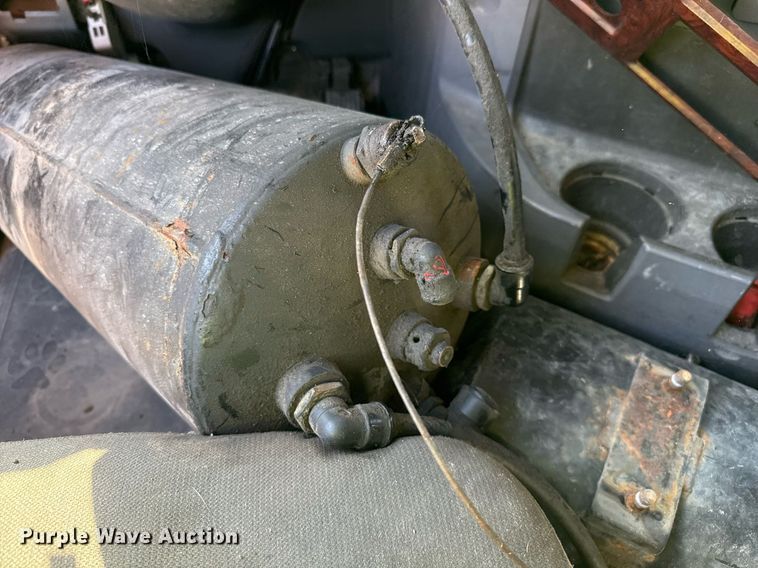 image for item YA0009 2013 Mack CXU613 semi truck