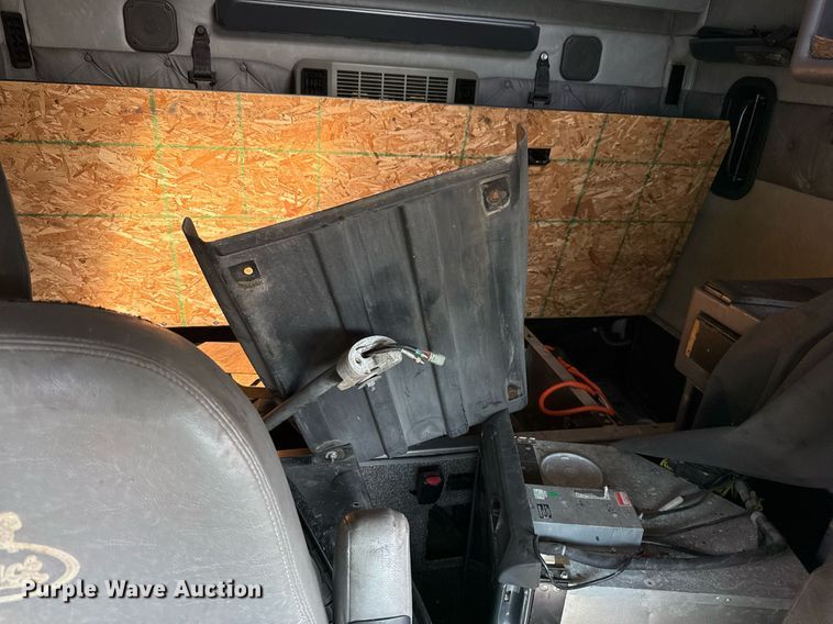 image for item YA0009 2013 Mack CXU613 semi truck