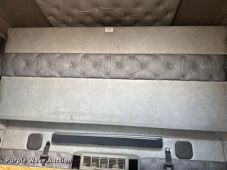 image for item YA0009 2013 Mack CXU613 semi truck