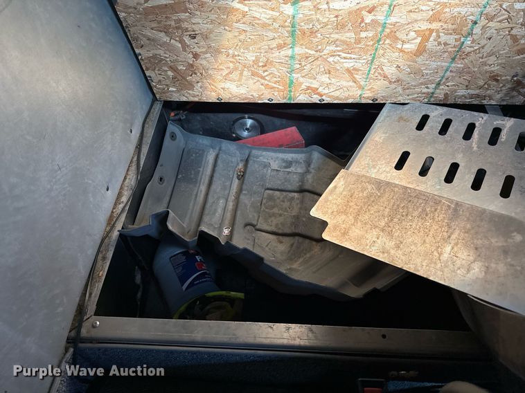 image for item YA0009 2013 Mack CXU613 semi truck