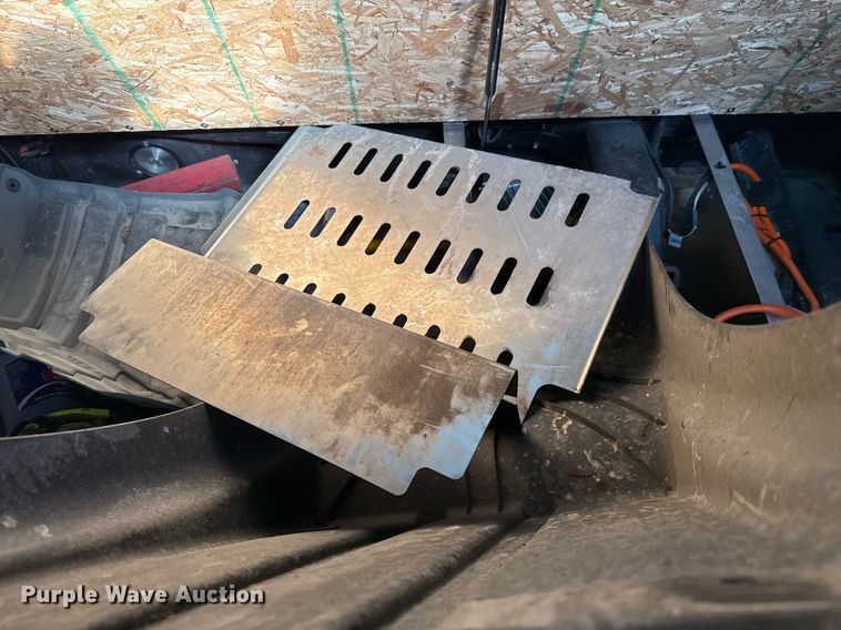 image for item YA0009 2013 Mack CXU613 semi truck