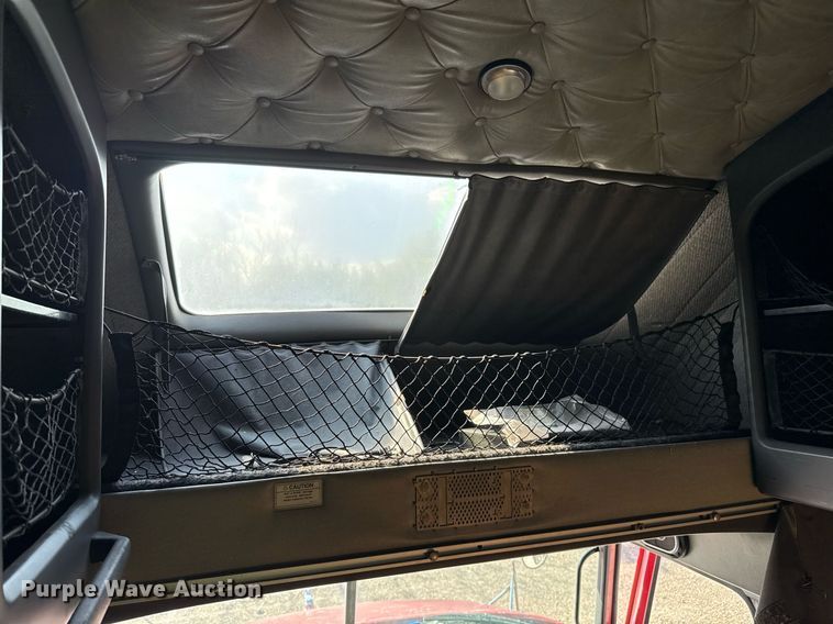 image for item YA0009 2013 Mack CXU613 semi truck