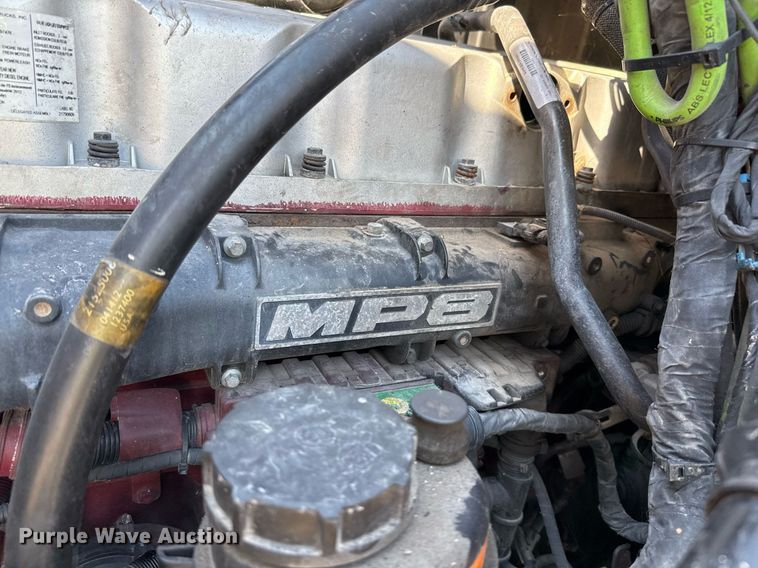 image for item YA0009 2013 Mack CXU613 semi truck