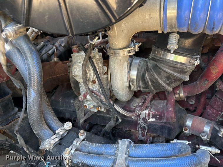 image for item YA0009 2013 Mack CXU613 semi truck