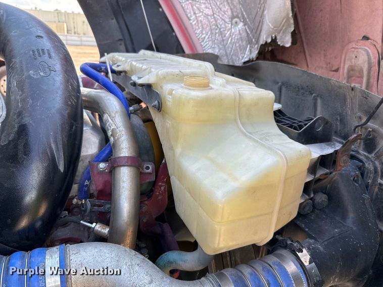 image for item YA0009 2013 Mack CXU613 semi truck