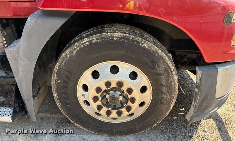 image for item YA0009 2013 Mack CXU613 semi truck