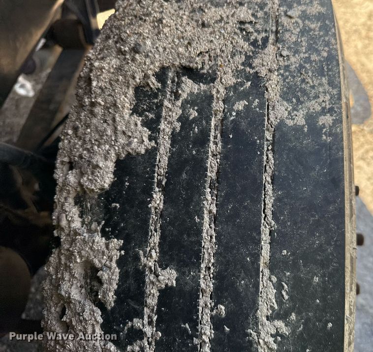 image for item YA0009 2013 Mack CXU613 semi truck