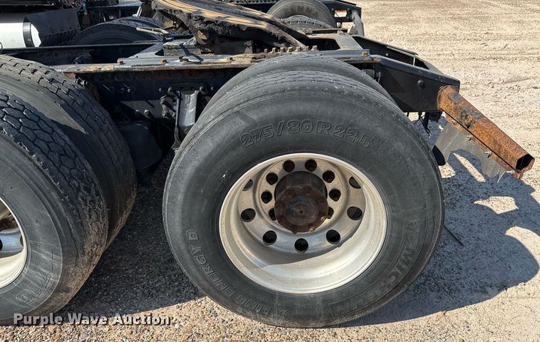 image for item YA0009 2013 Mack CXU613 semi truck